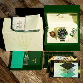 Rolex Anniversary Submariner 16610LV "Kermit" - Full Collector Set - *Unpolished*