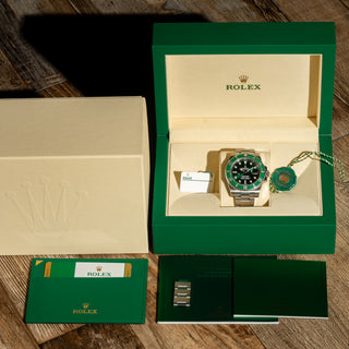 Rolex Submariner 116610LV  "Hulk" - Full Set - *Unpolished*/Original Owner