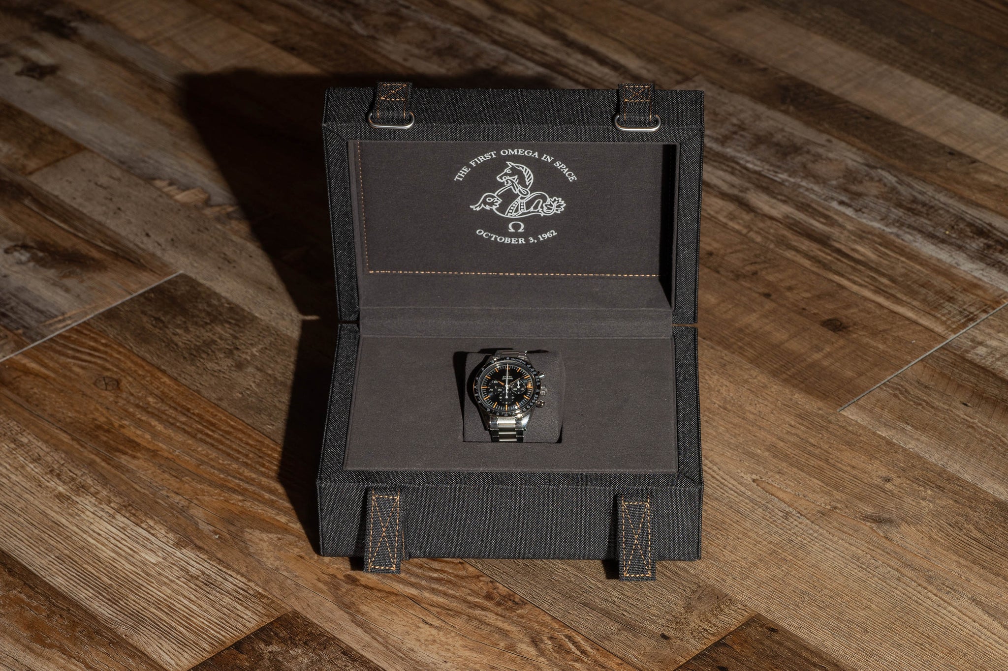 Omega Speedmaster 310.30.40 - FOIS Anniversary - Full Set/New