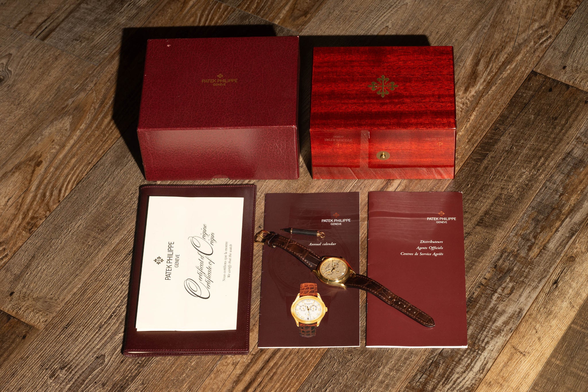 Patek Philippe Annual Calendar 5035J - Full Set/Original Papers