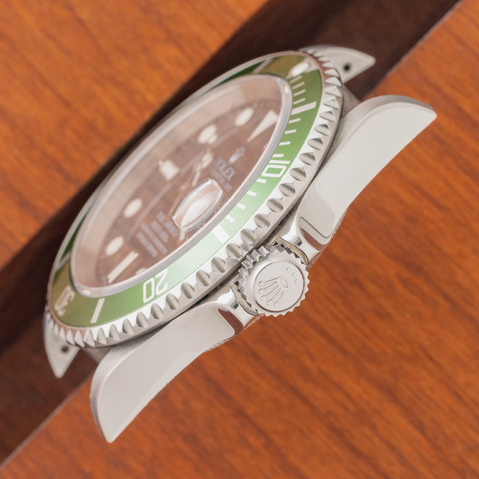 Rolex Anniversary Submariner 16610LV "Kermit Flat Four" - Box & Booklet