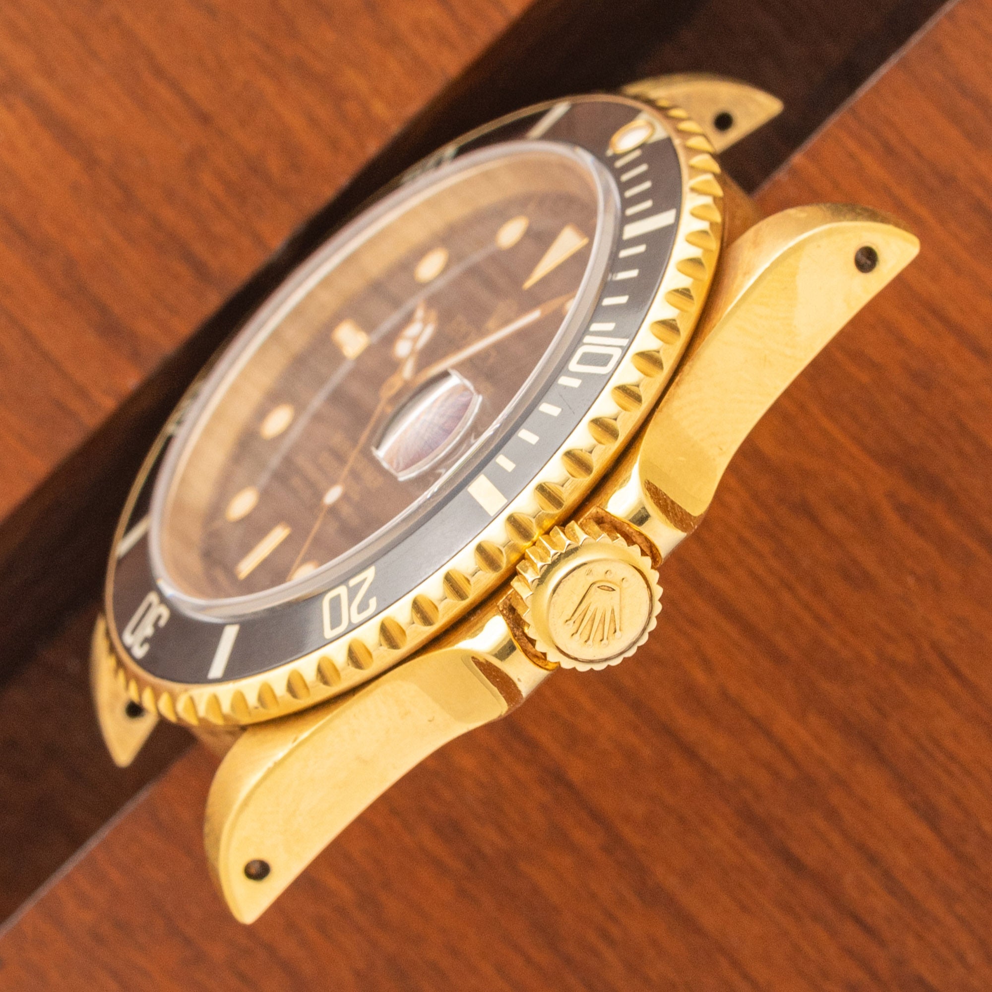 Rolex Submariner 16618 - 18k Yellow Gold