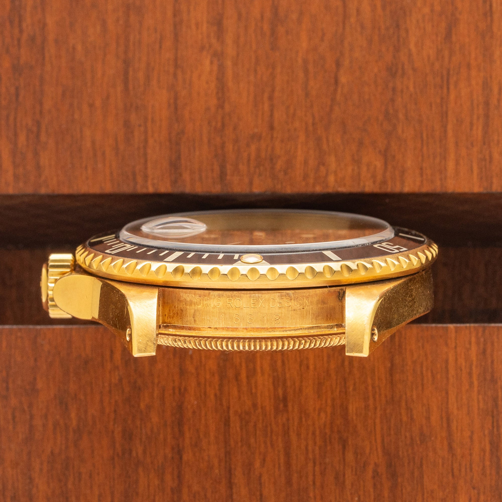 Rolex Submariner 16618 - 18k Yellow Gold