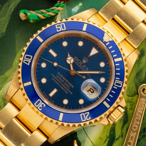 Rolex Submariner 16618 Yellow Gold w/Box & Booklets - *Unpolished*