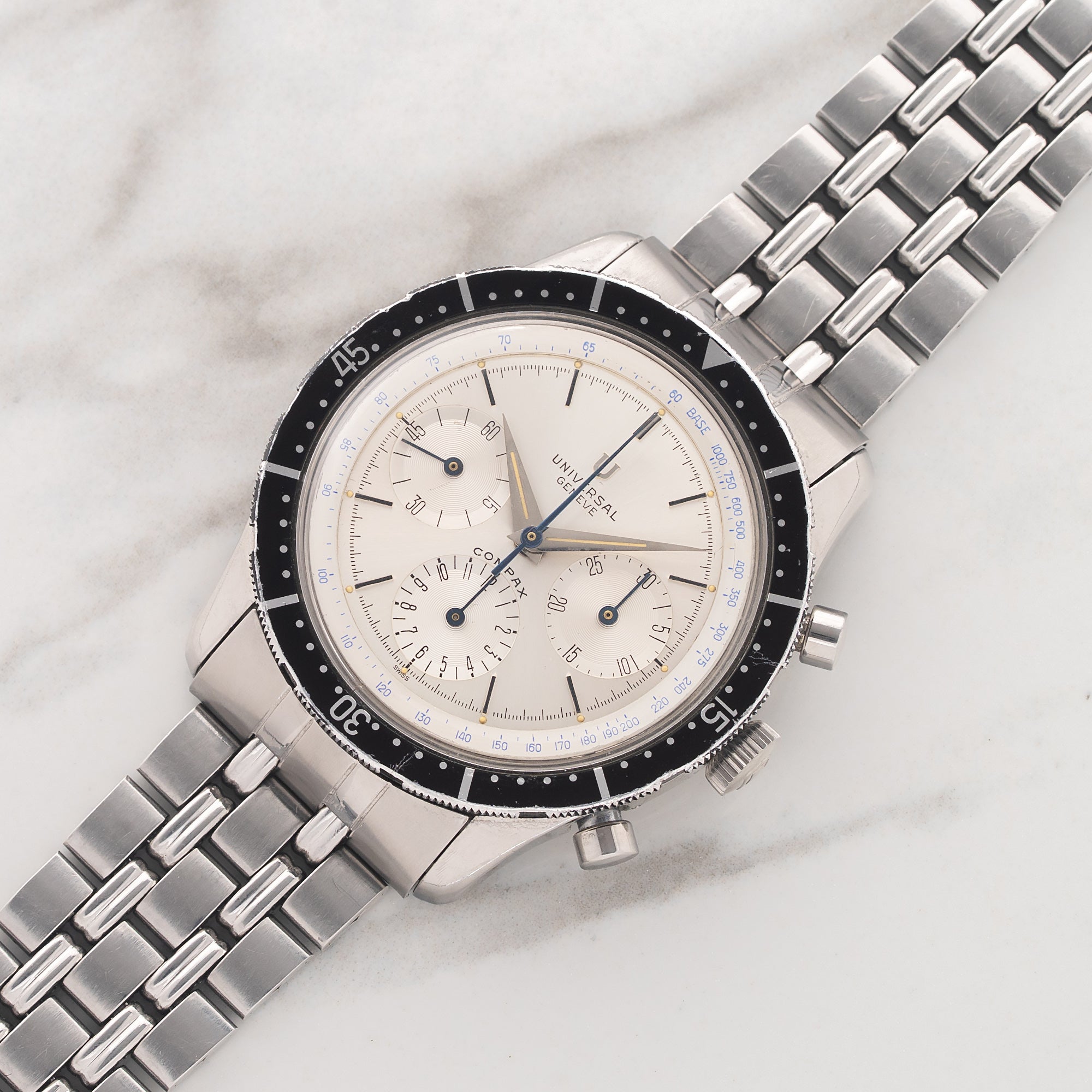 Universal Genève Compax Chronograph 22703 – Collectors Corner NY