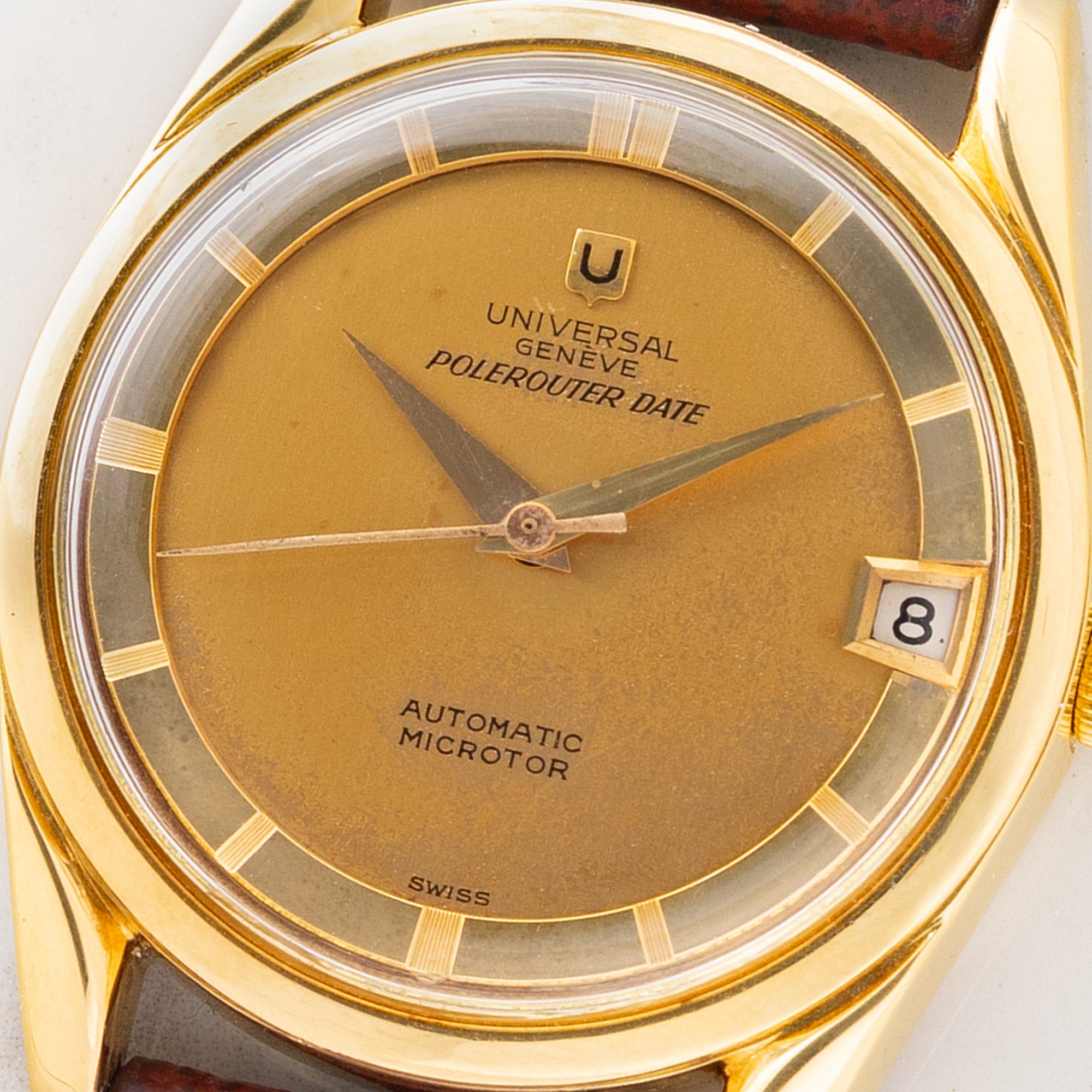 Universal Genève Polerouter Date Micro-Rotor - 18K Yellow Gold