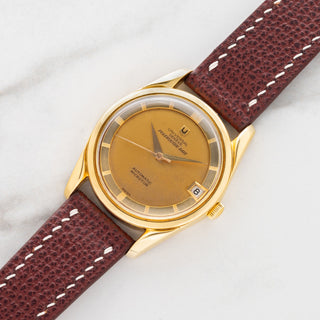 Universal Genève Polerouter Date Micro-Rotor - 18K Yellow Gold