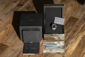 Vacheron Constantin Overseas 4500V (Blue 41) w/Updated Bracelet - Full Set