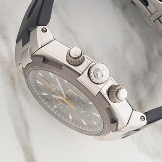 Vacheron Constantin Overseas Chronograph 49150 Limited Edition (340 Pieces) - Papers & Booklet